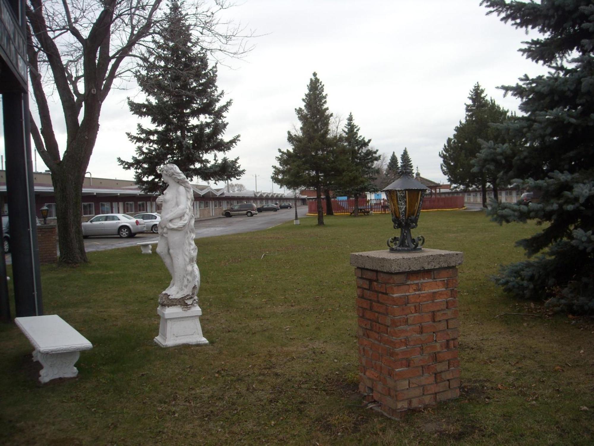 Grand Motel Saint-Hubert Longueuil Exteriér fotografie