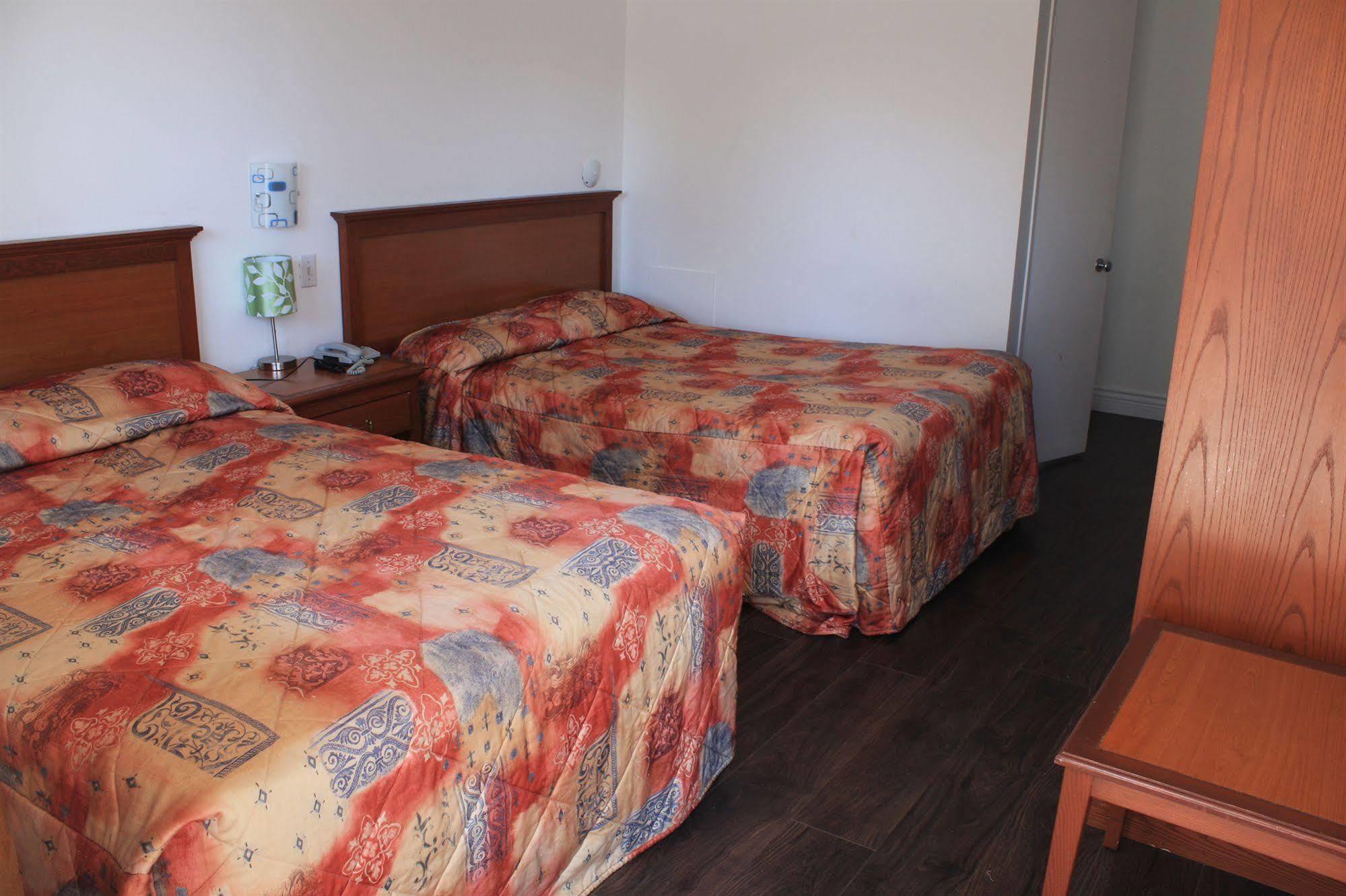 Grand Motel Saint-Hubert Longueuil Exteriér fotografie