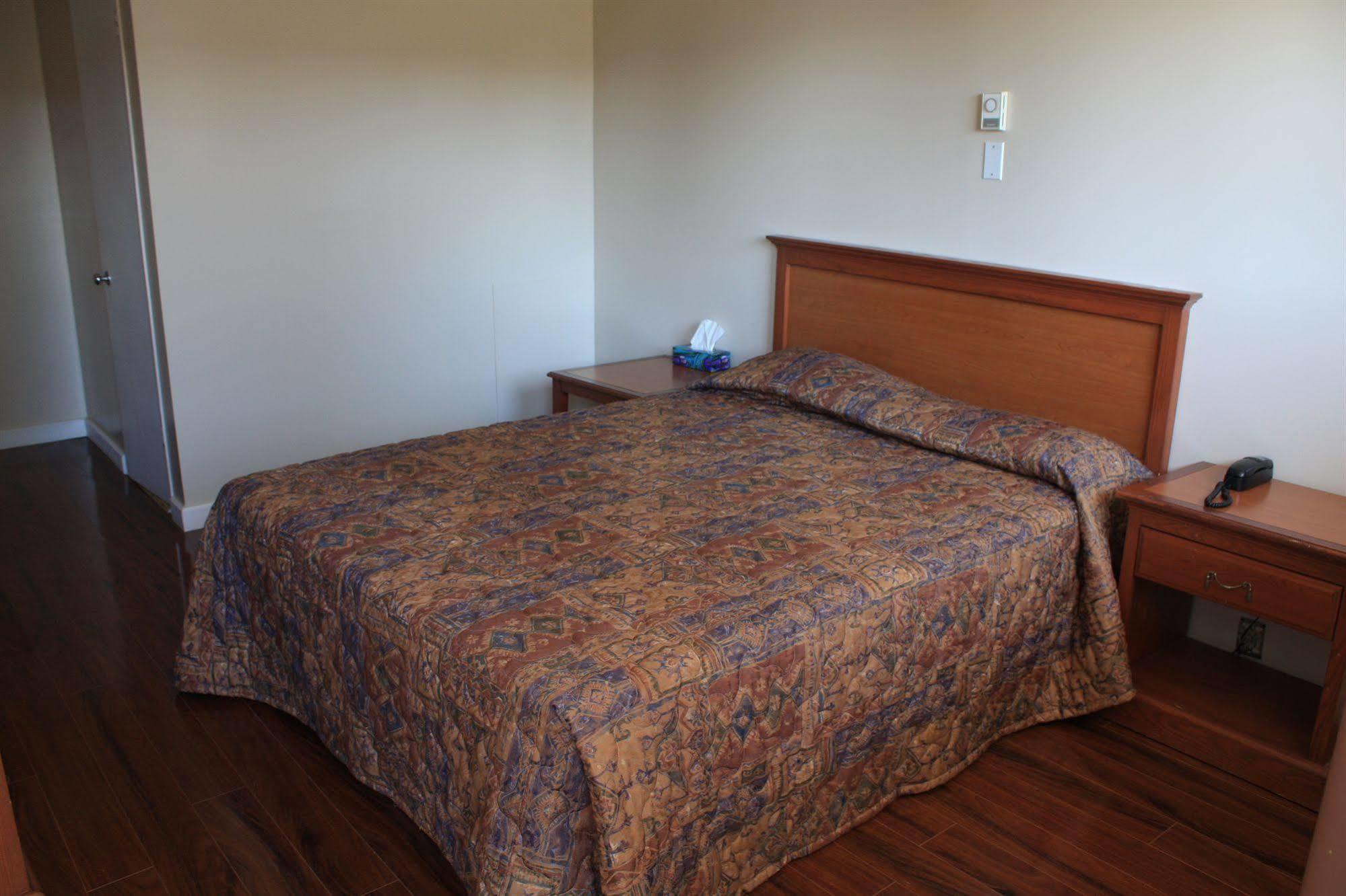 Grand Motel Saint-Hubert Longueuil Exteriér fotografie